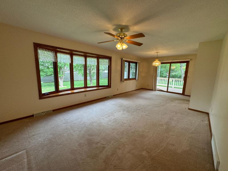 507 Oak Ave, Hinckley, MN 55037