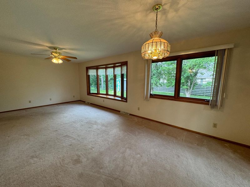 507 Oak Ave, Hinckley, MN 55037