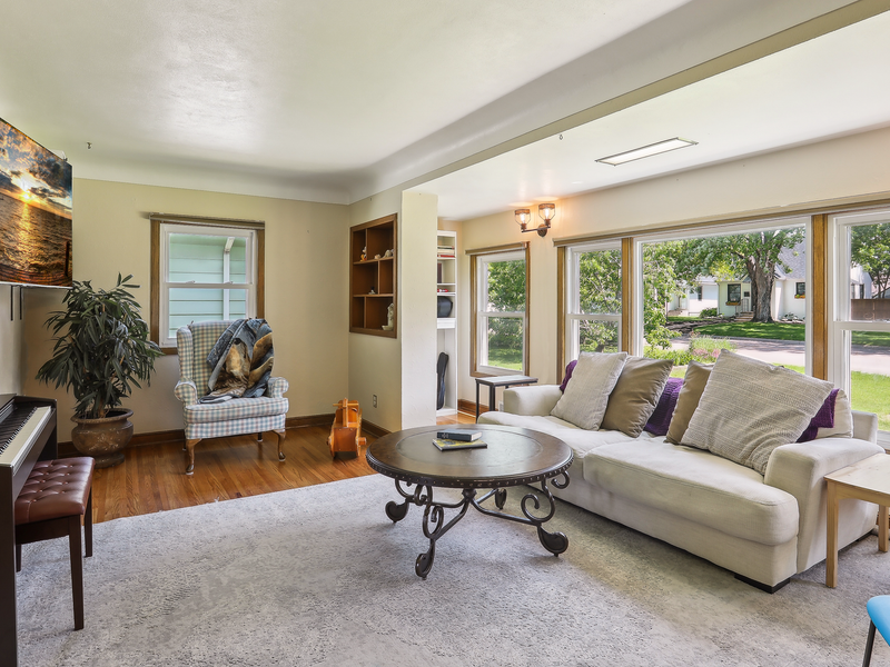 648 3rd Ave NW, New Brighton, MN 55112