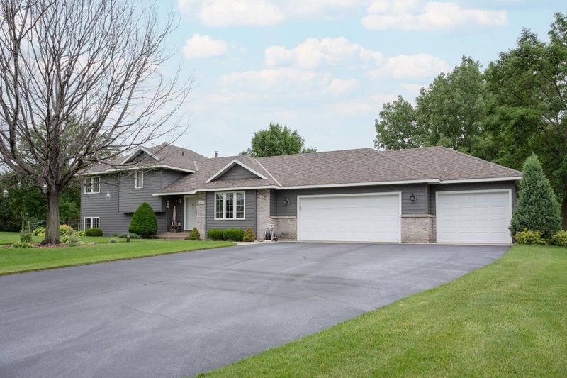 2215 Stephens Way, Saint Cloud, MN 56301