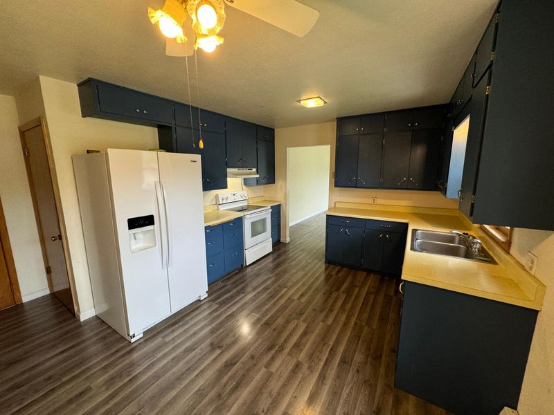 457 3rd Ave NW, Perham, MN 56573