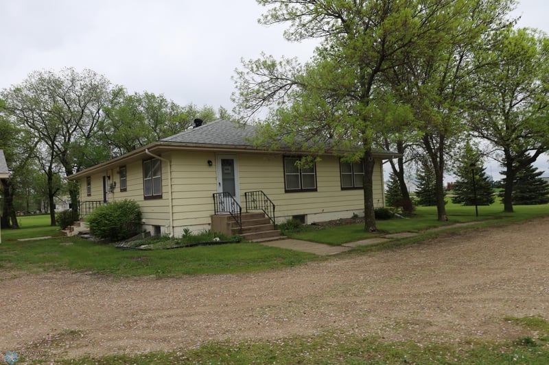 100 Prairie Ave, Foxhome, MN 56543