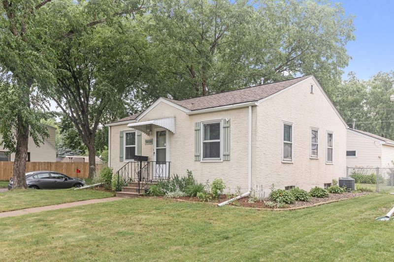 1959 Hawthorne Ave E, Saint Paul, MN 55119