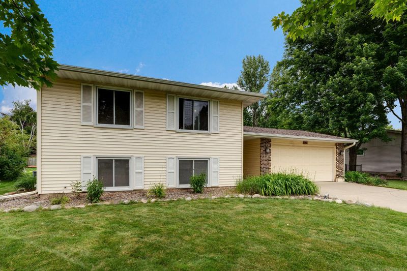 1745 Sartell Ave, Eagan, MN 55122