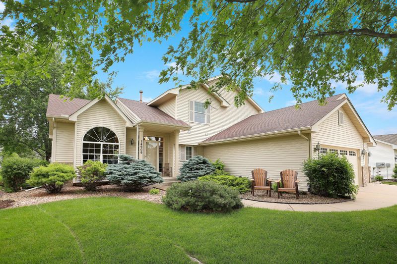 14909 Credit View Dr, Savage, MN 55378