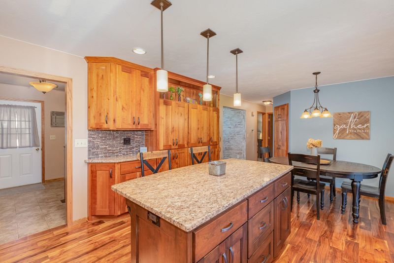 116 Chatfield Cir, Belle Plaine, MN 56011