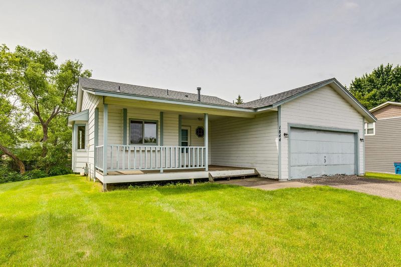 1844 Houle Cir, Centerville, MN 55038