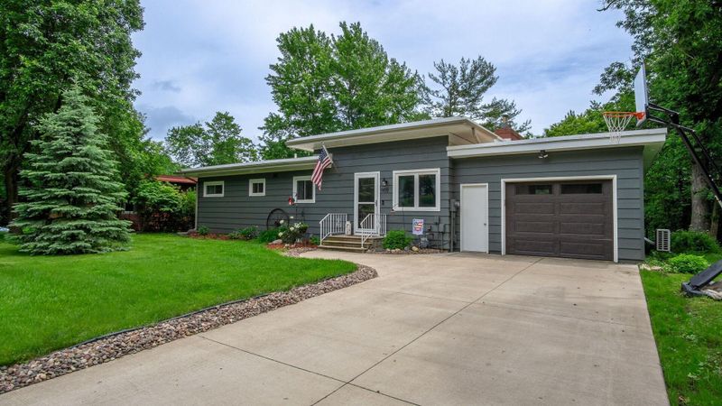 908 15th St SE, Menomonie, WI 54751