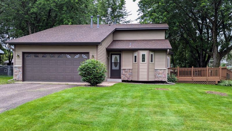 1968 72nd St, Hugo, MN 55038