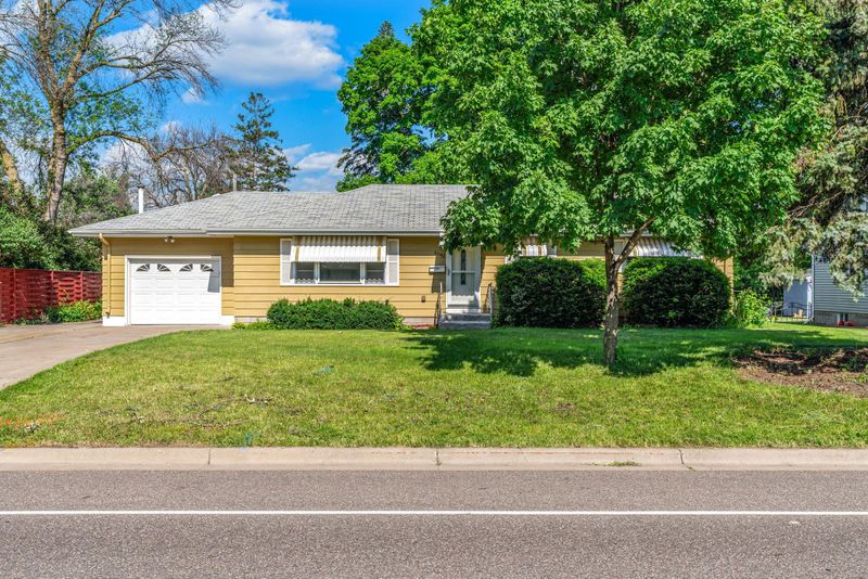 6042 June Ave N, Minneapolis, MN 55429