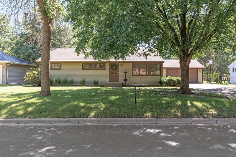 10449 York Ave S, Bloomington, MN 55431