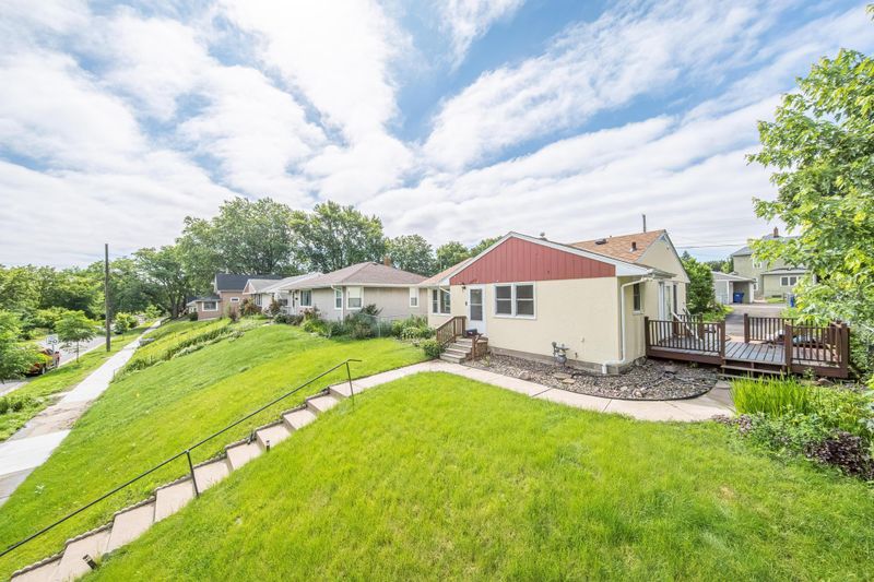 1072 Pacific St, Saint Paul, MN 55106