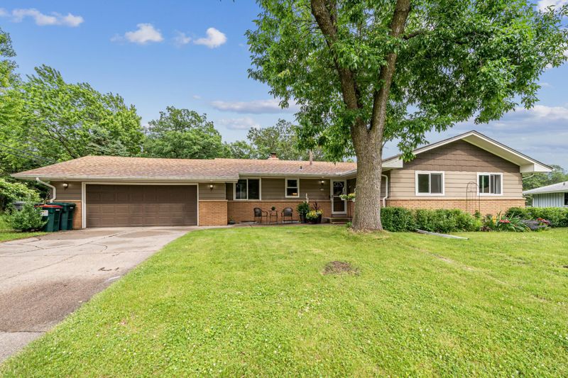 5155 Matterhorn Drive Ne, Columbia Heights, MN 55421