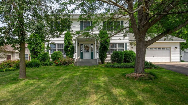 1409 17th Ave E, Menomonie, WI 54751