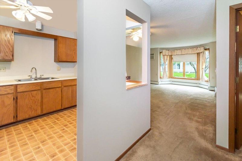 2210 E 40th St #106, Minneapolis, MN 55407