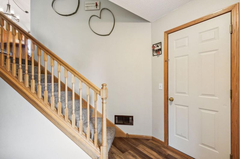 1568 Plum Creek Dr SE, Cambridge, MN 55008