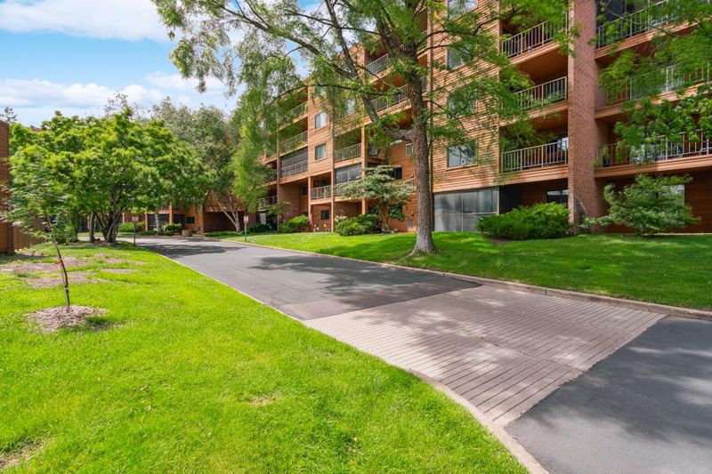 3300 Louisiana Ave S #218, Minneapolis, MN 55426
