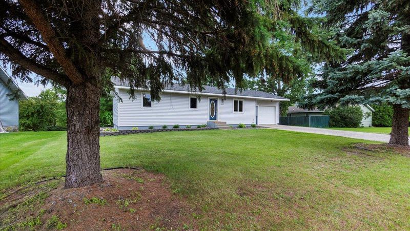 609 Eastview Dr, Sauk Centre, MN 56378