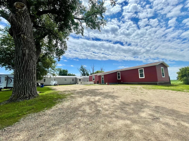 16550 Nature Ave, Springfield, MN 56087