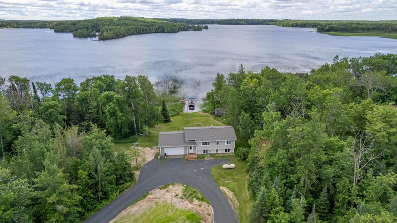 7708 Murphy Lake Rd, Eveleth, MN 55734