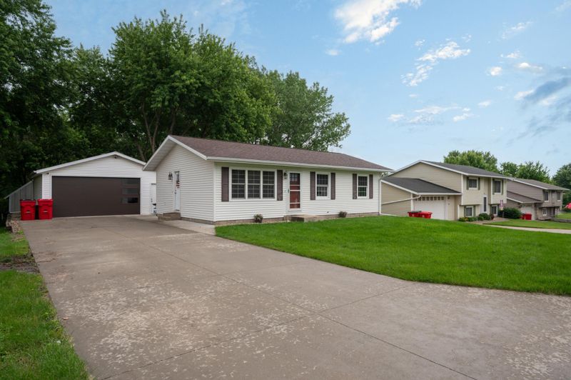 910 NW Walnut St, Mantorville, MN 55955