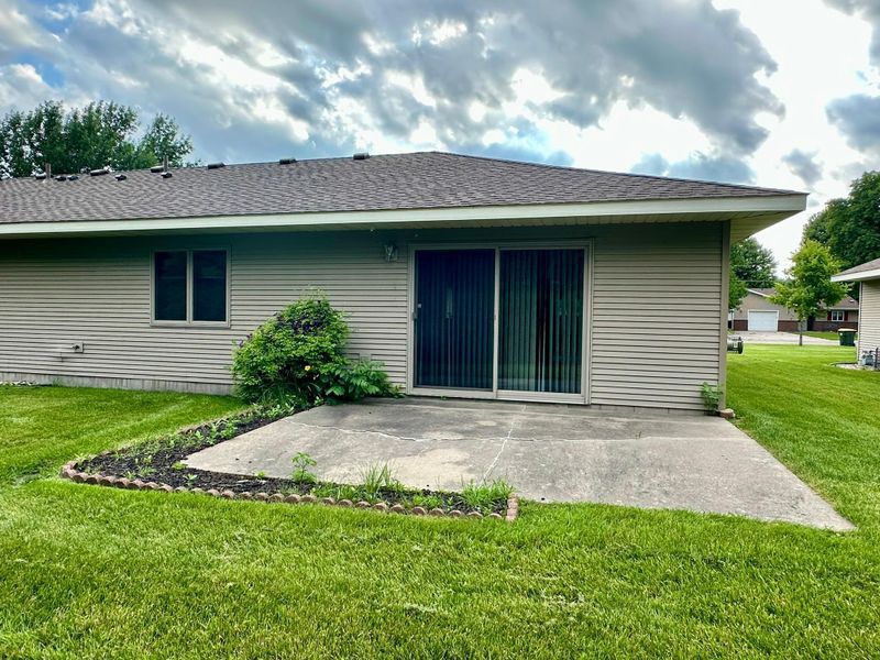 2609 9th St SW, Willmar, MN 56201