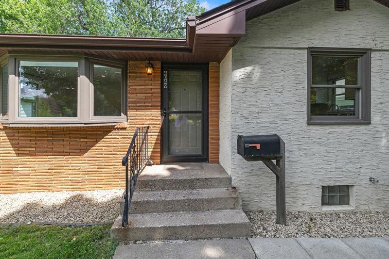 4049 Washington St NE, Columbia Heights, MN 55421