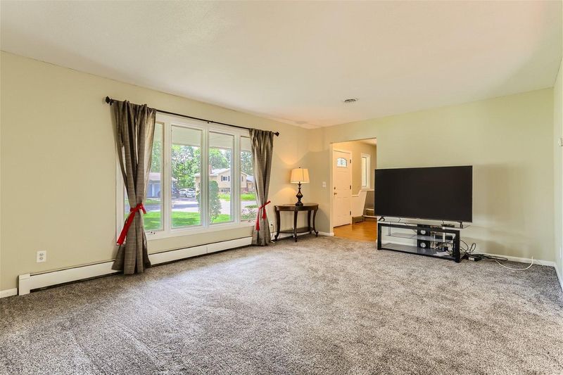 7748 Florida Cir N, Brooklyn Park, MN 55445