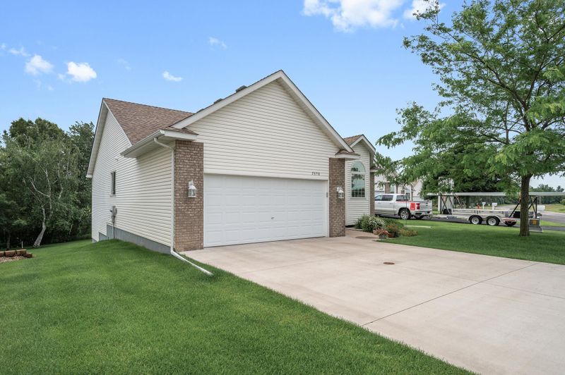 2650 Buchanan Ln S, Cambridge, MN 55008