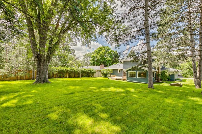 1890 Merrill St, Roseville, MN 55113