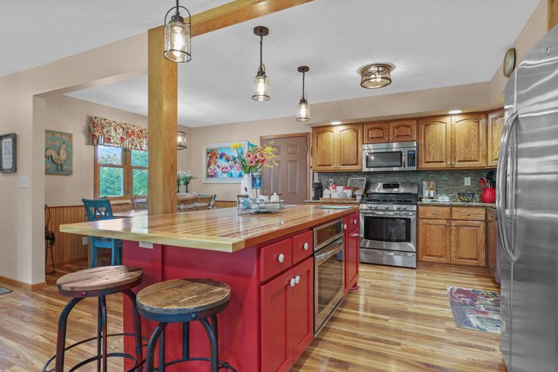 34912 Vickers St NE, Cambridge, MN 55008