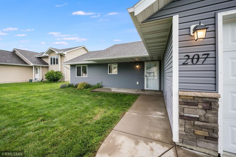 207 Falcon Rn, Eagle Lake, MN 56024
