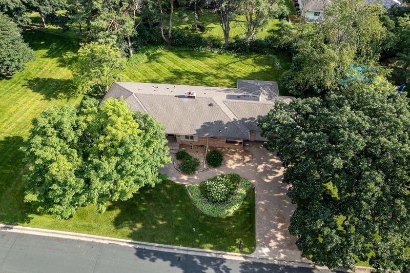 6109 Idylwood Dr, Edina, MN 55436