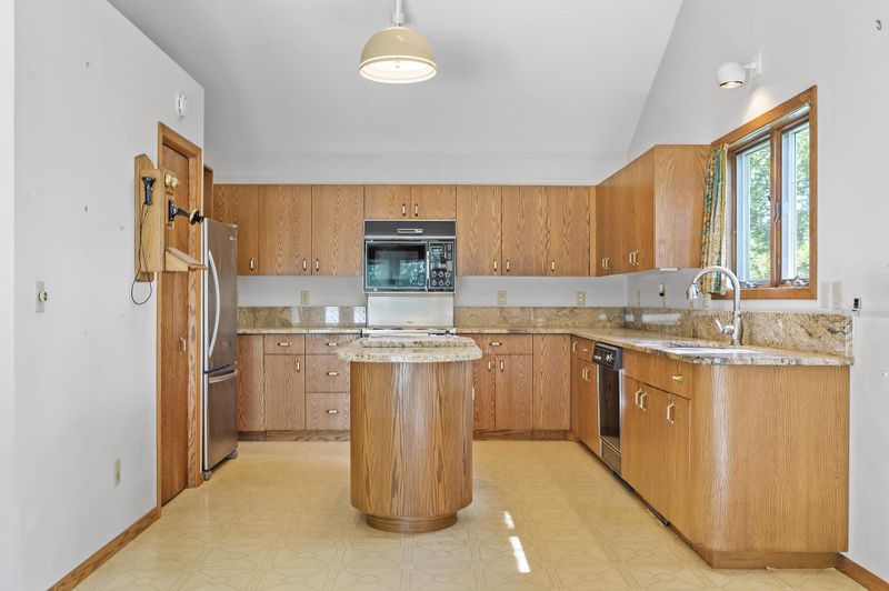 945 Mcknight Rd S, Saint Paul, MN 55119