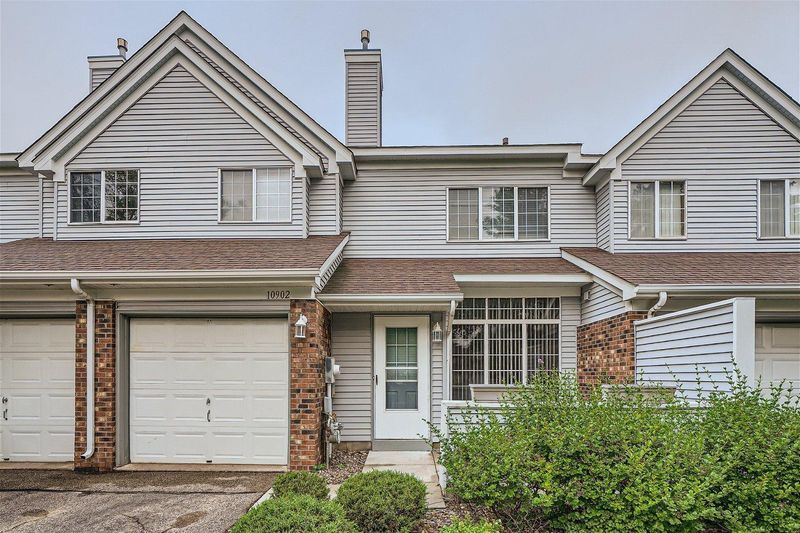 10902 Highland Rd, Minneapolis, MN 55438