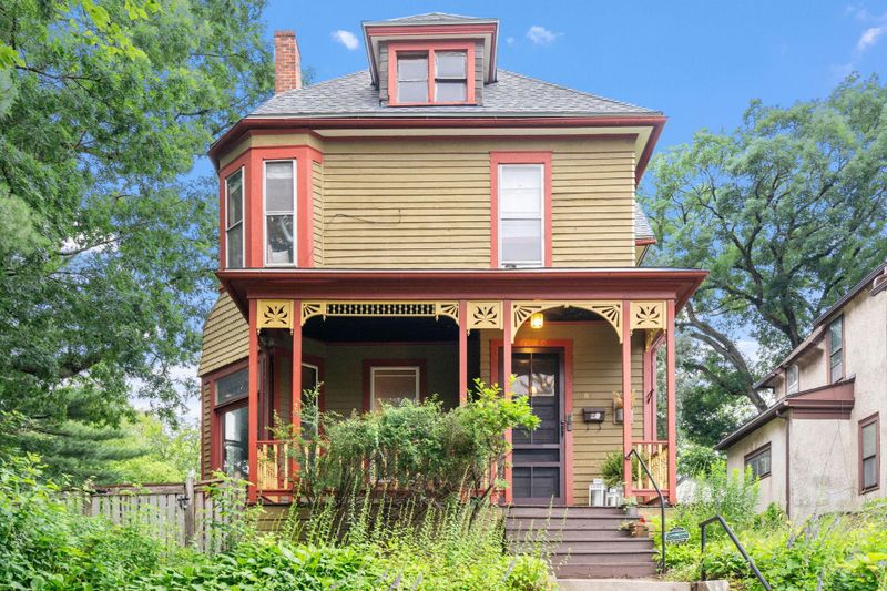 1089 Jessie St, Saint Paul, MN 55130