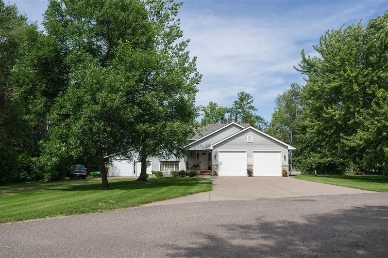 9367 Christmas Tree Ln, Pierz, MN 56364