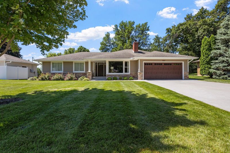 5137 Danens Dr, Minneapolis, MN 55439