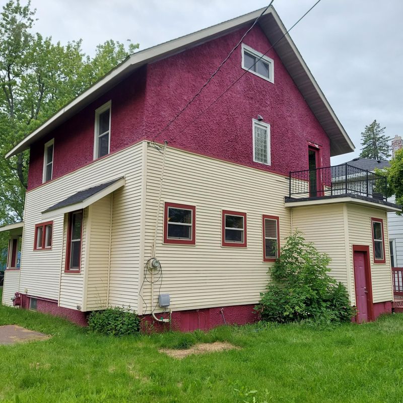 705 E 7th St, Superior, WI 54880