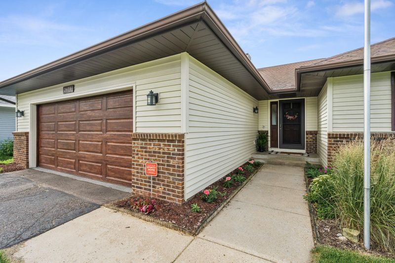 2609 Westcliffe Dr, Burnsville, MN 55306