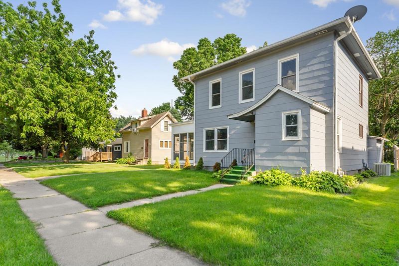541 E Main St, Owatonna, MN 55060
