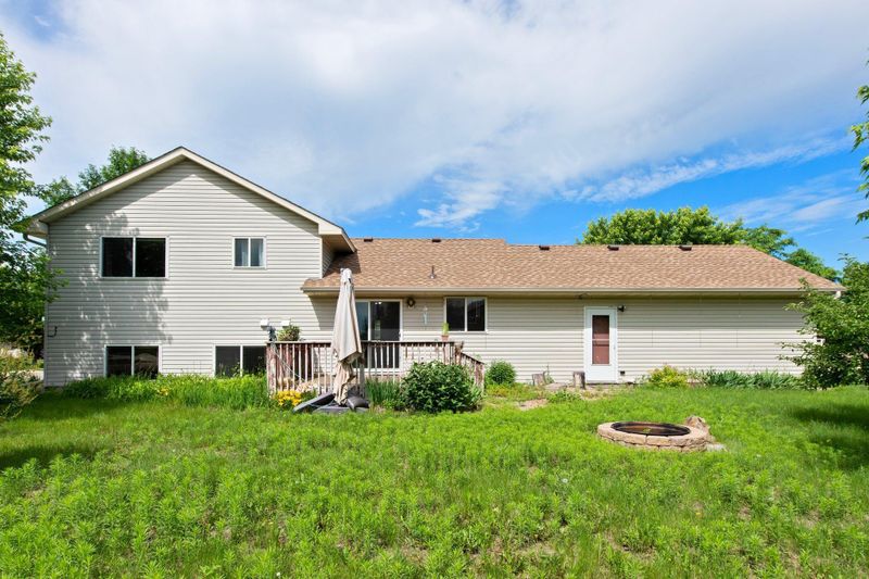 341 Douglas Dr S, Annandale, MN 55302