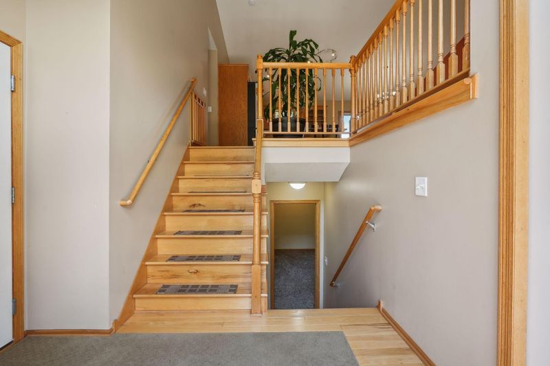 1267 Irvine Dr, Hanover, MN 55341