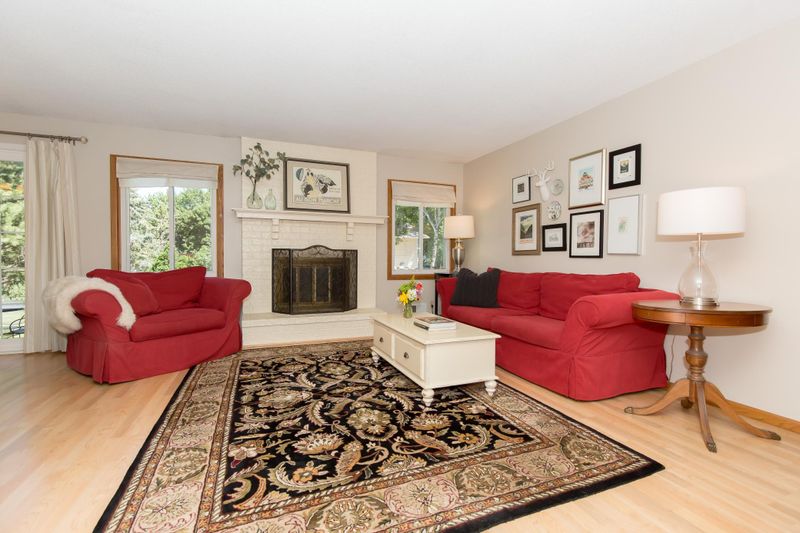1500 Irving Ln, Burnsville, MN 55337