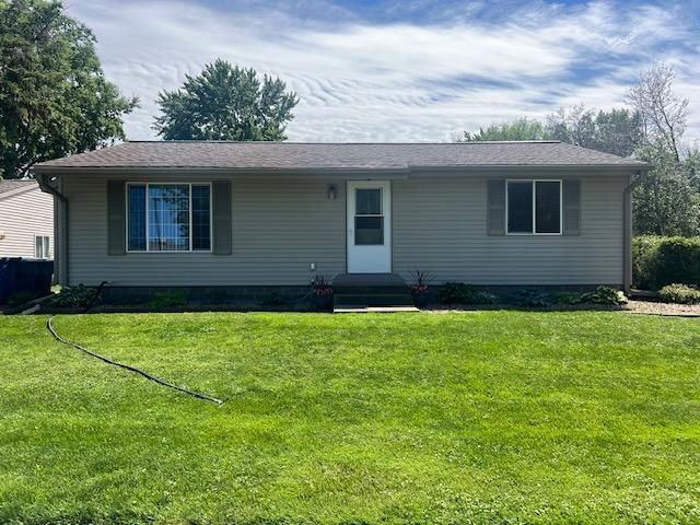 292 7th Ave NW, Forest Lake, MN 55025