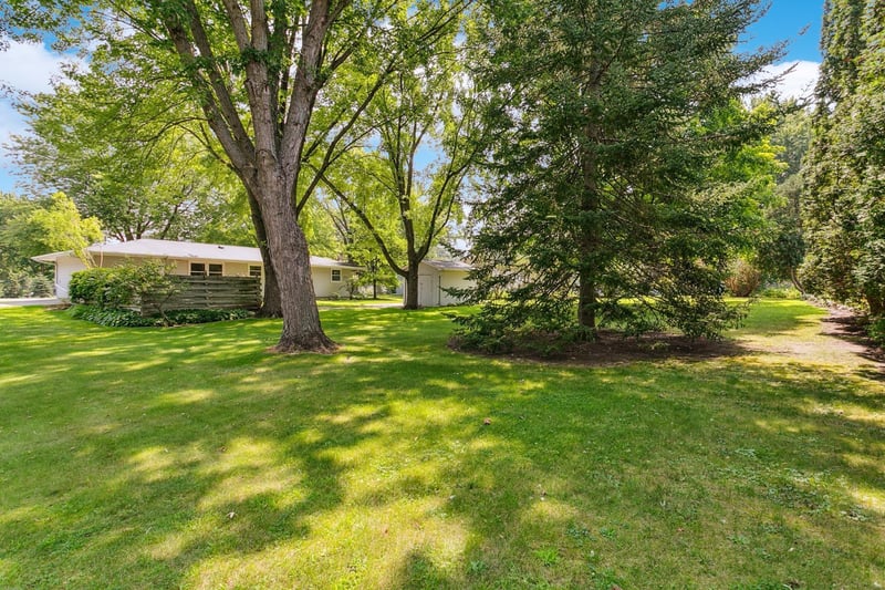 1025 County Road 101 N, Minneapolis, MN 55447