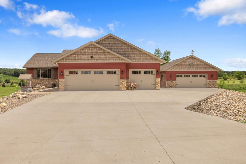 24148 Crabapple Ct, Richmond, MN 56368
