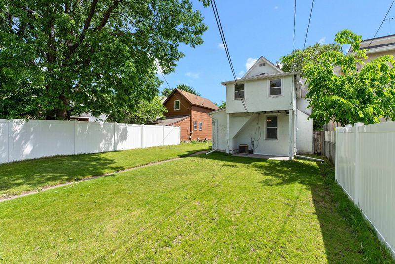 673 Thomas Ave, Saint Paul, MN 55104