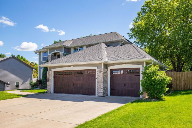 7724 Comstock Ln N, Maple Grove, MN 55311