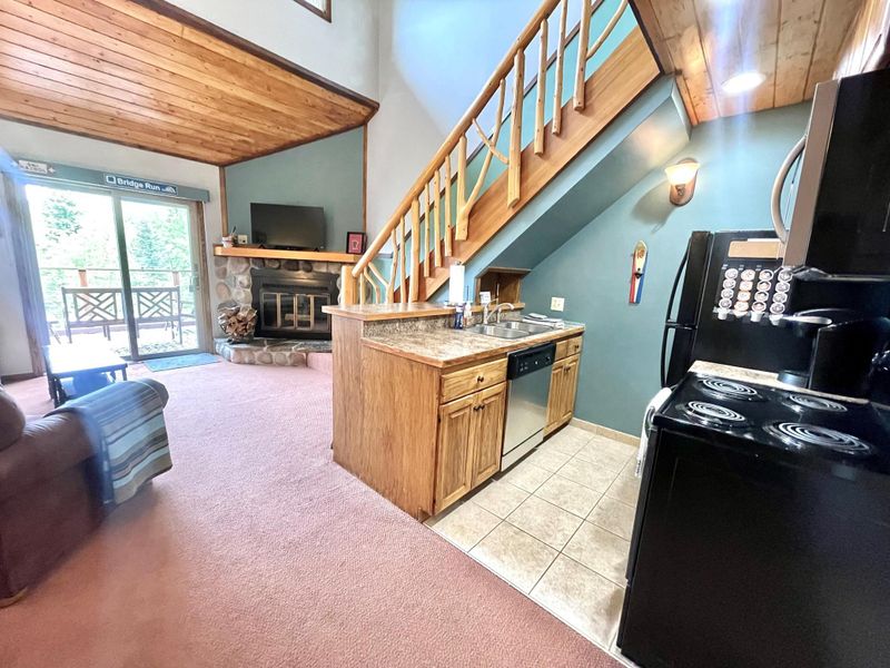 113 Bridge Run Ln #A, Tofte, MN 55615